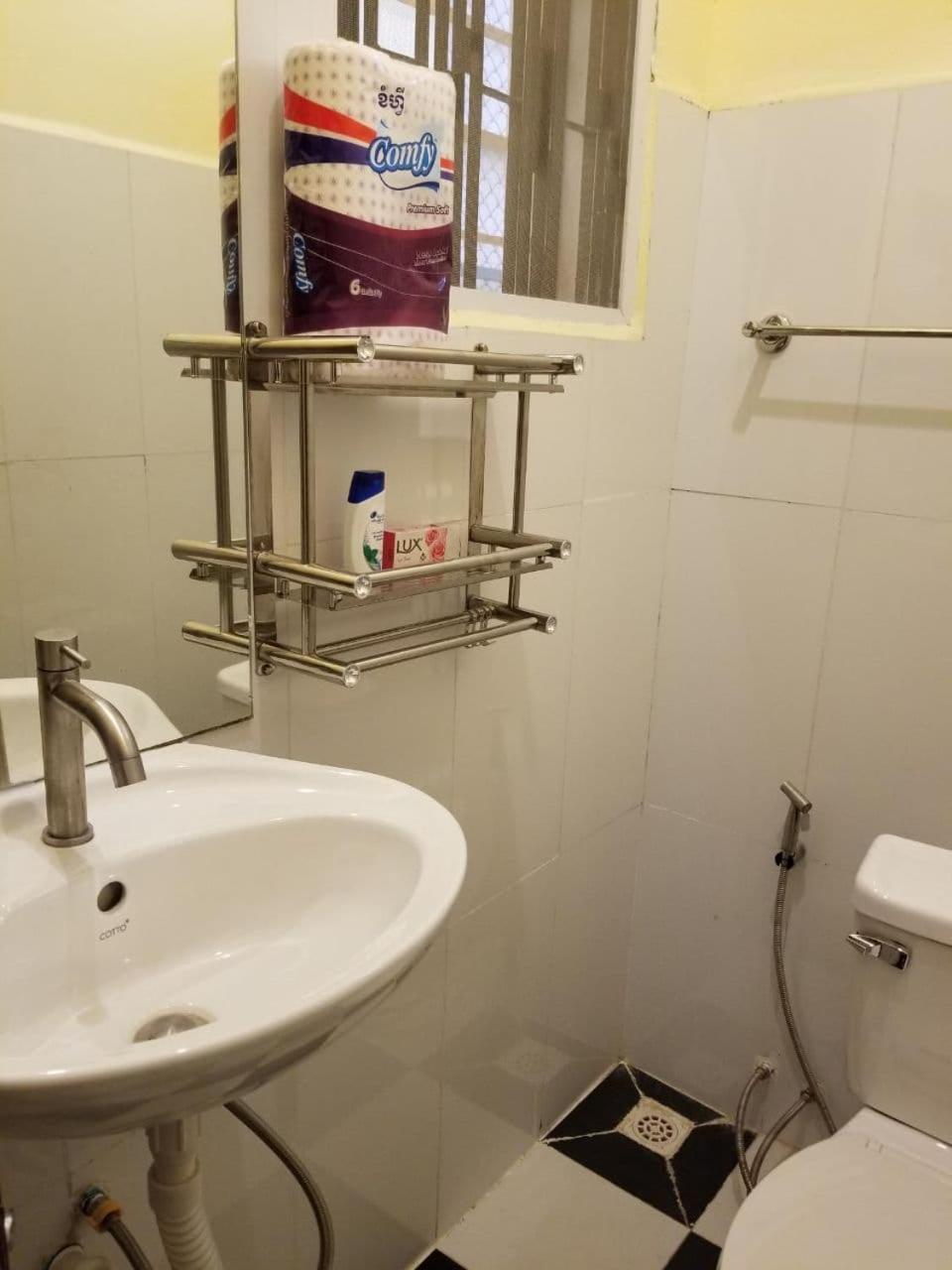 Room 7 - Studio In A Villa 5Mn Walk From The Royal Palace With Swimming Pool Phnom Penh Zewnętrze zdjęcie